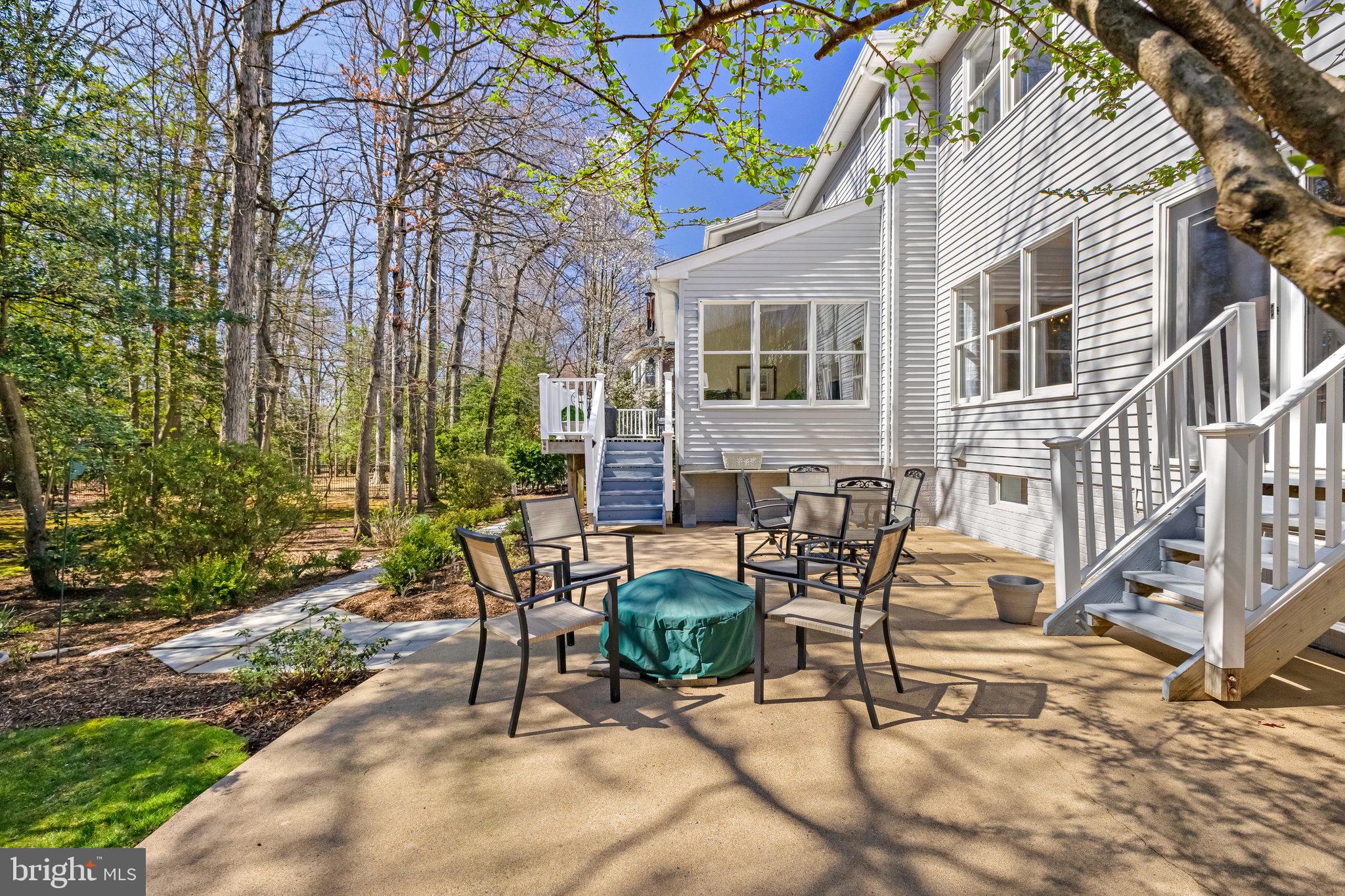 OAKTON RIDGE - Residential