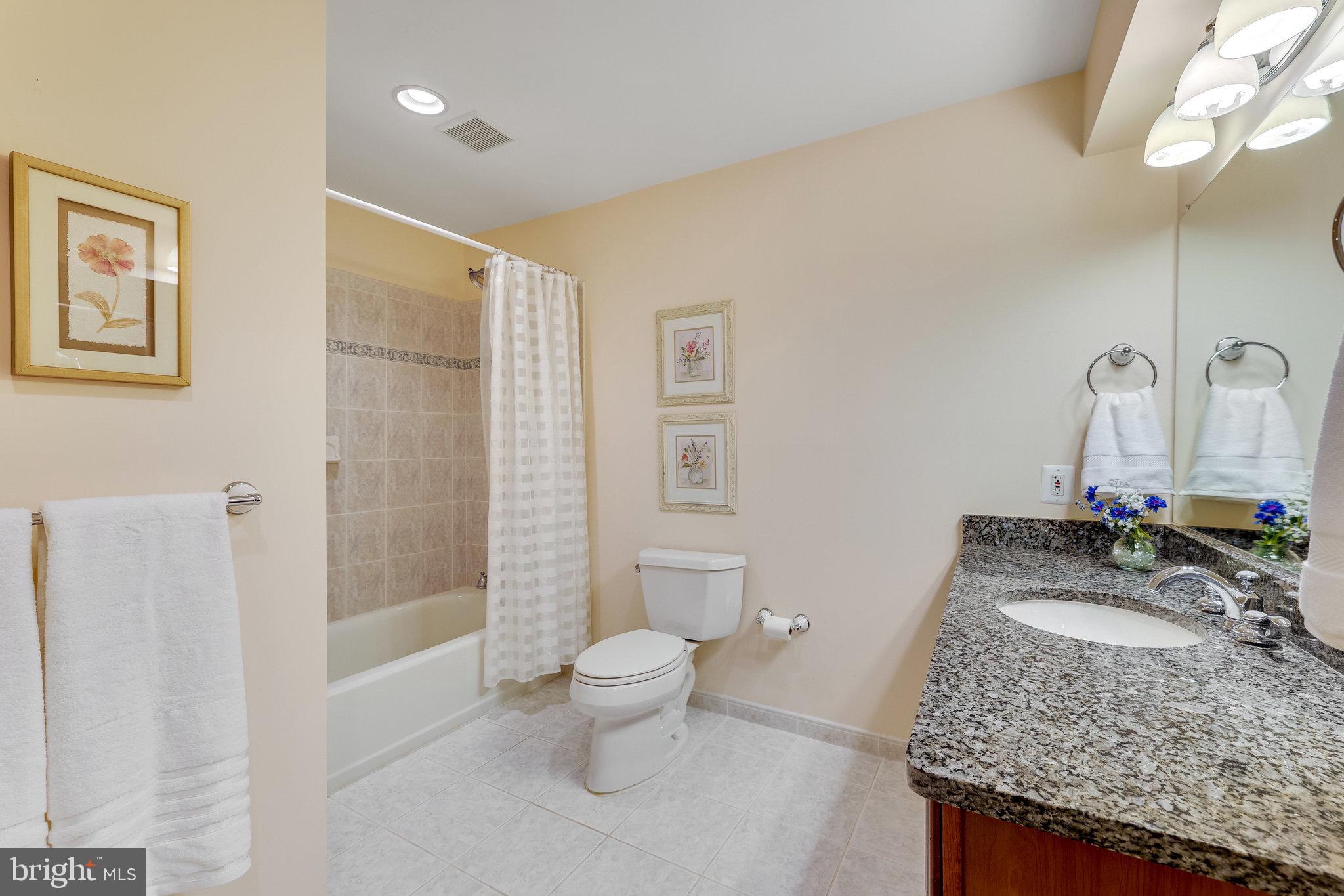 OAKTON RIDGE - Residential