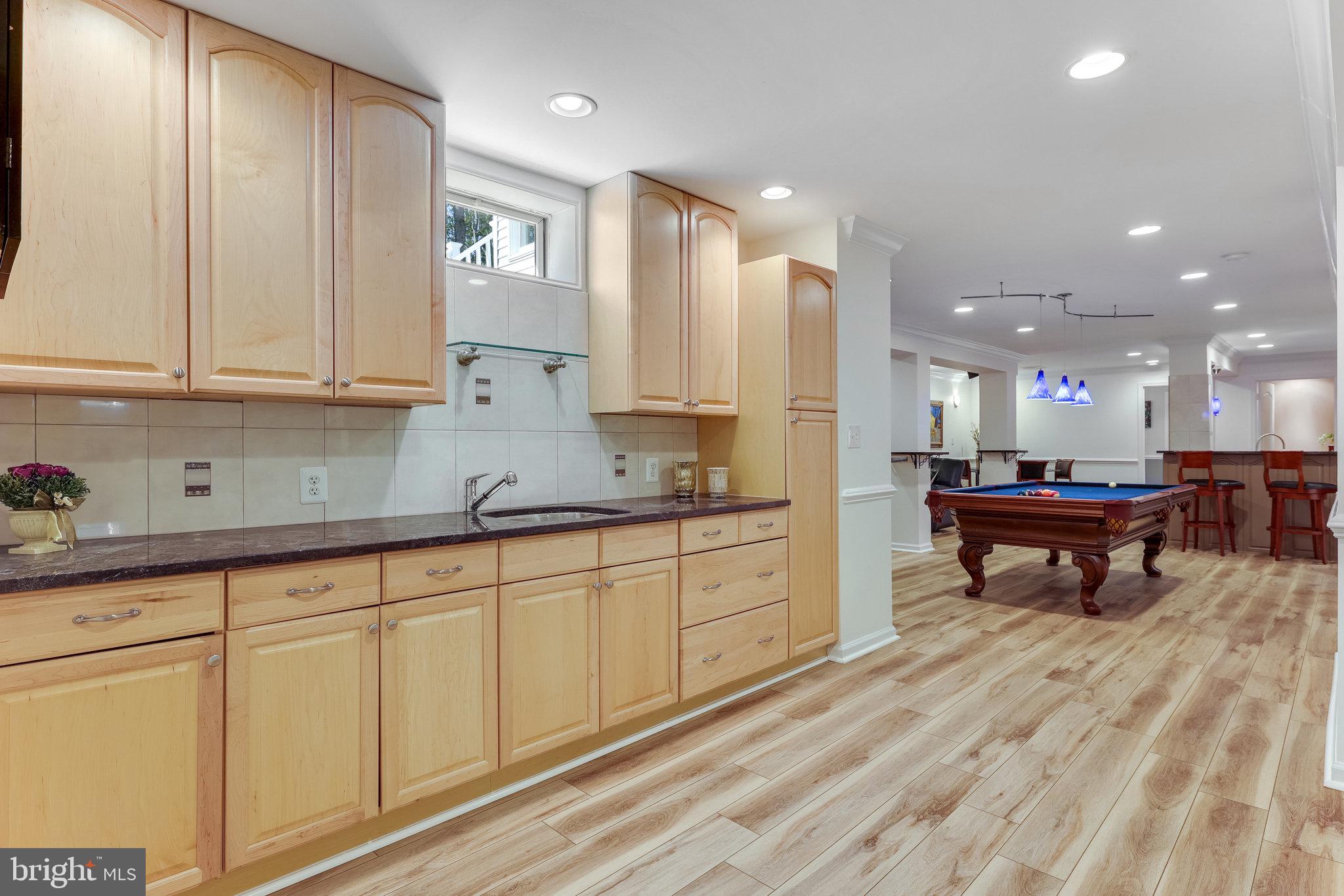 OAKTON RIDGE - Residential