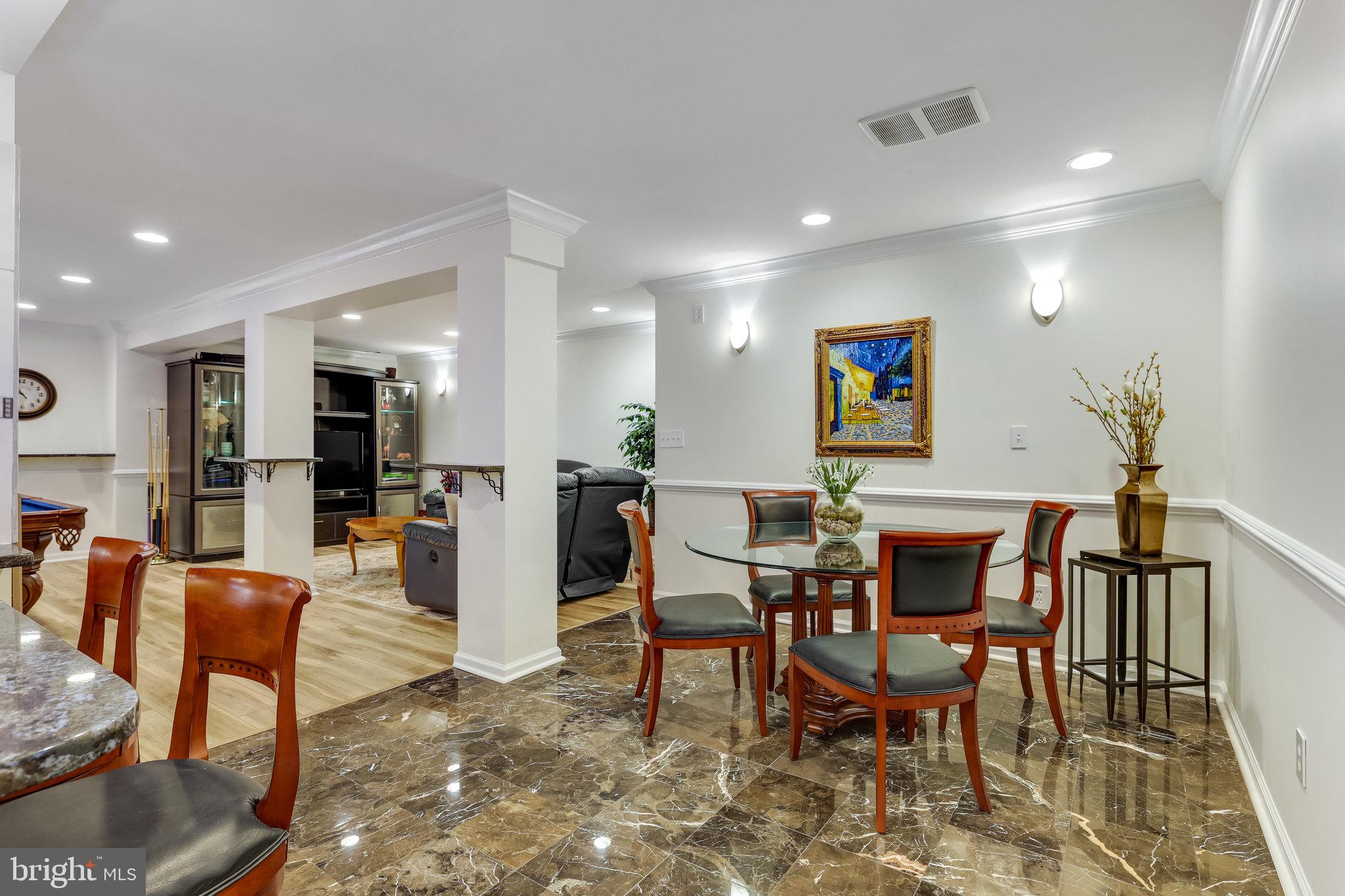 OAKTON RIDGE - Residential