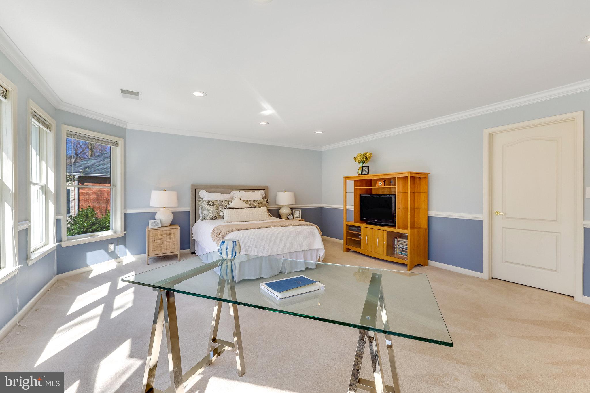 OAKTON RIDGE - Residential