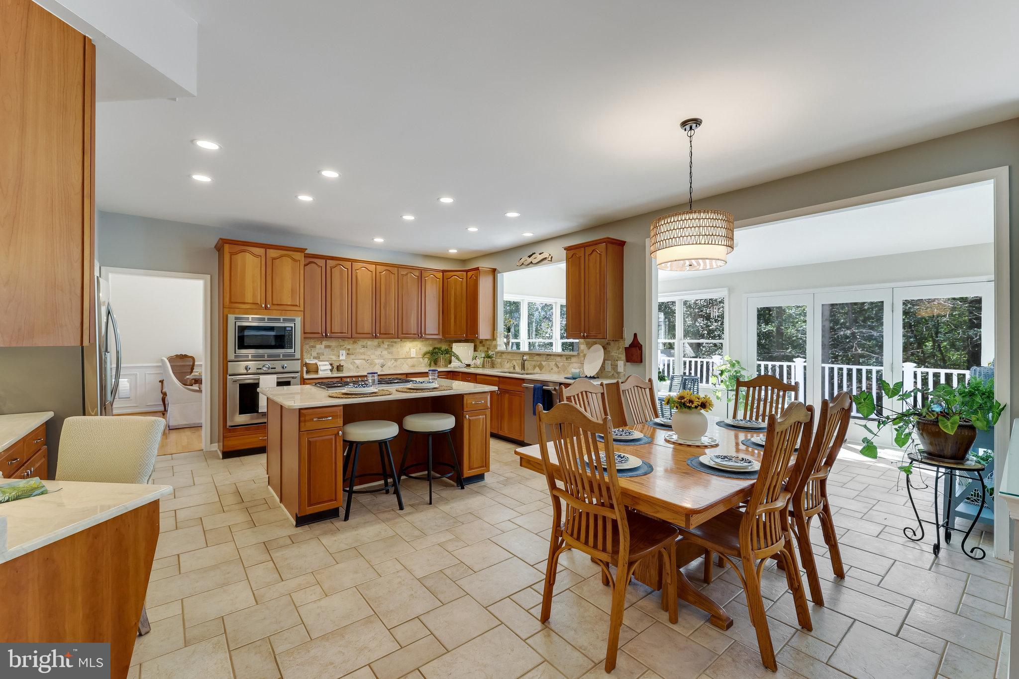 OAKTON RIDGE - Residential