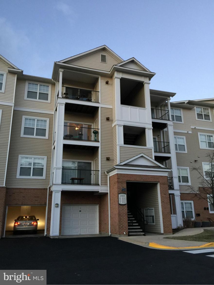 Pls Don't call office, email to L/A. Rarely available Luxury 936 SF Condo w/Garage on the ground level, and the condo is on 2nd level (Garage is connected to the 2nd level). Great open view.. Full size washer/dryer, 9' ceilling, walk-in closet, extra closet.Club house, Pool and GYM. Close to the I-270, MARC. Non smoker, No pets. Copy of driver's licenses & 2 most recent paystubs,Move-in Ready.