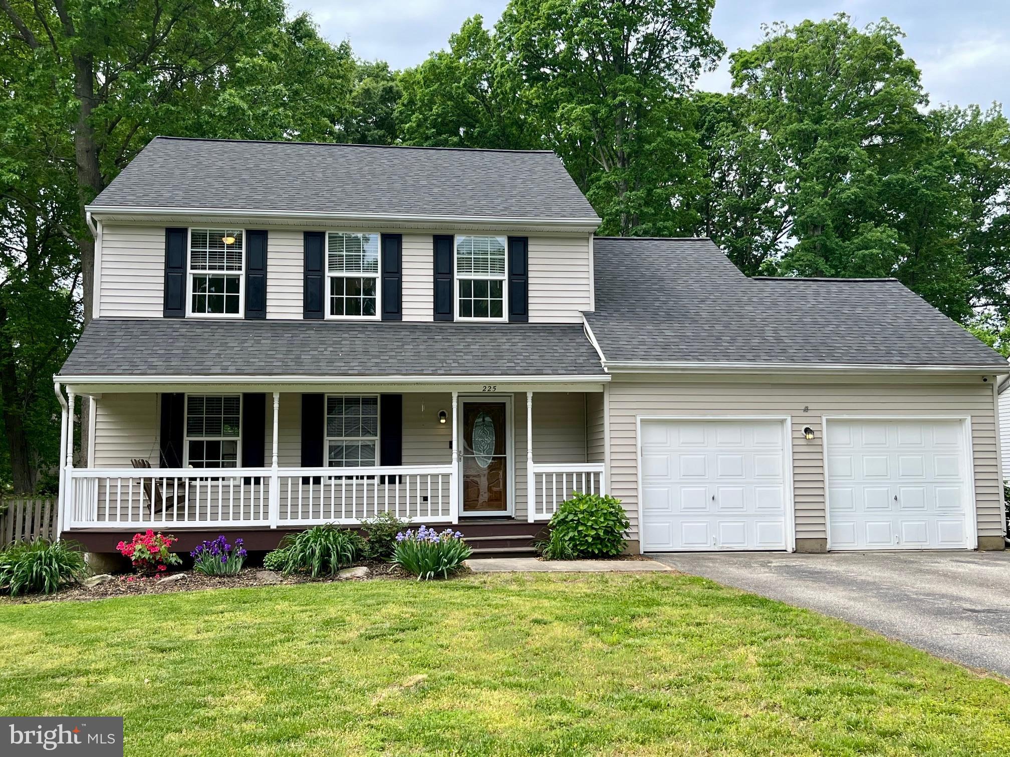225 LARCH PLACE