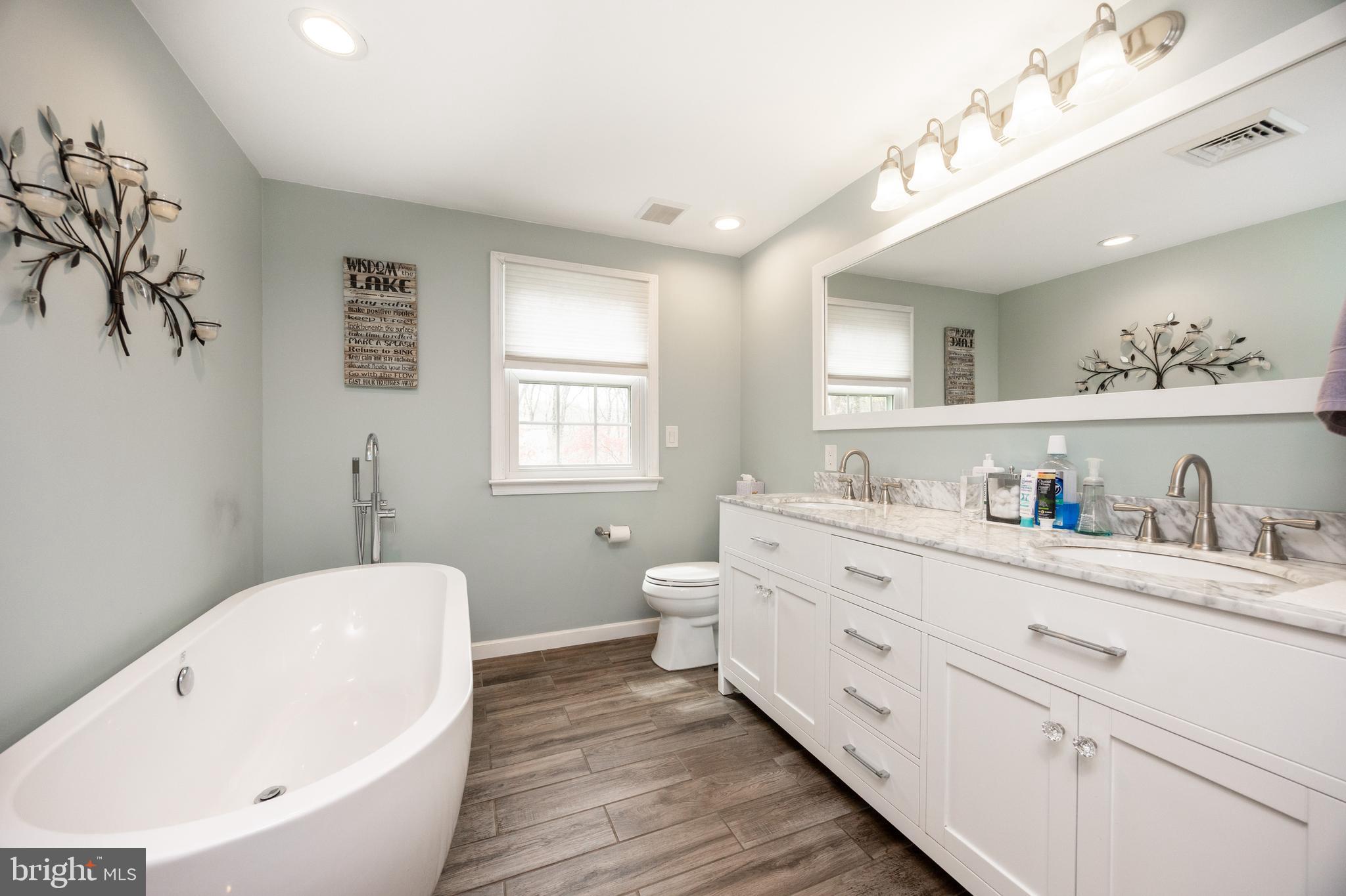 RADNOR HUNT - Residential