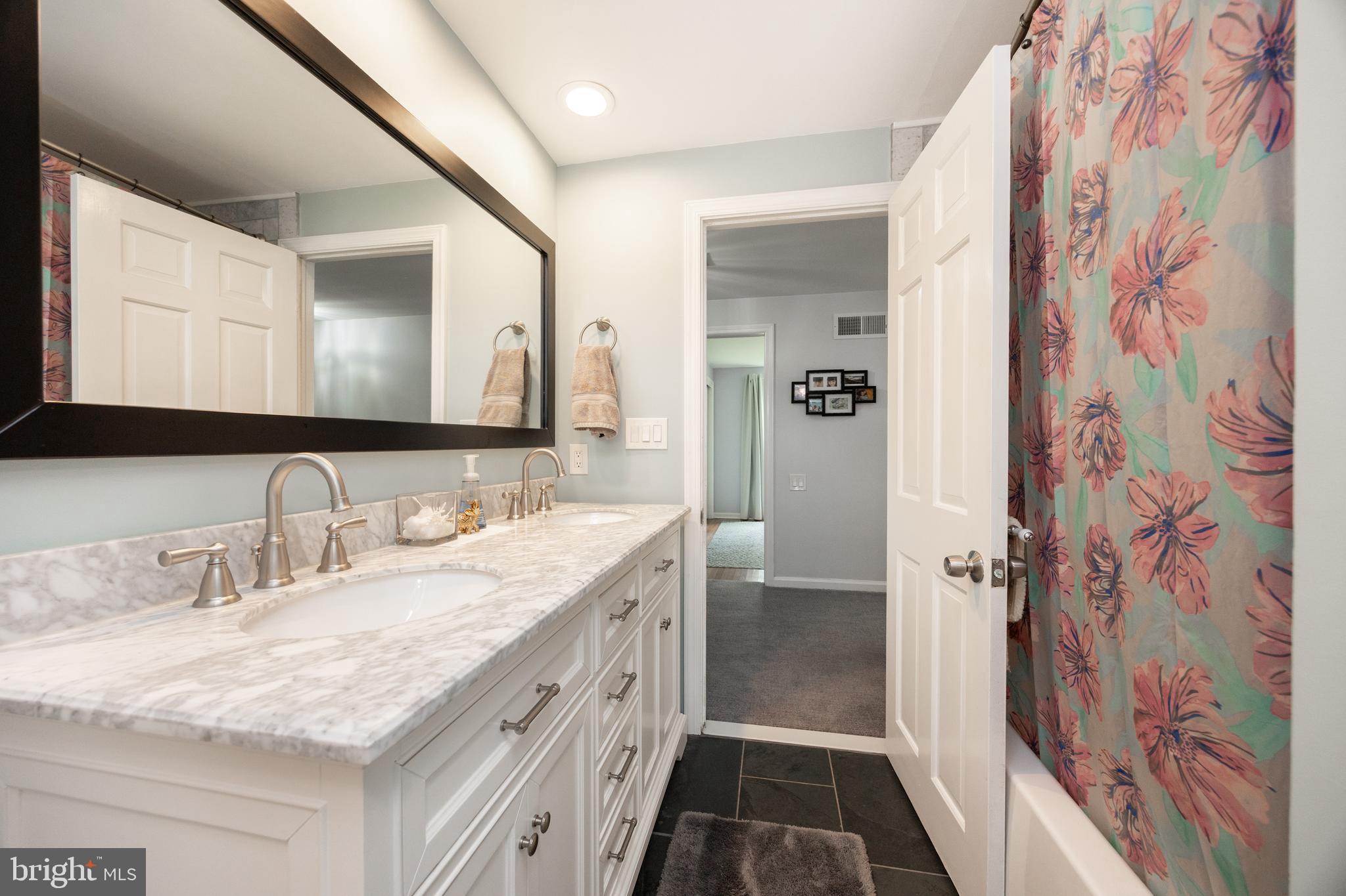 RADNOR HUNT - Residential