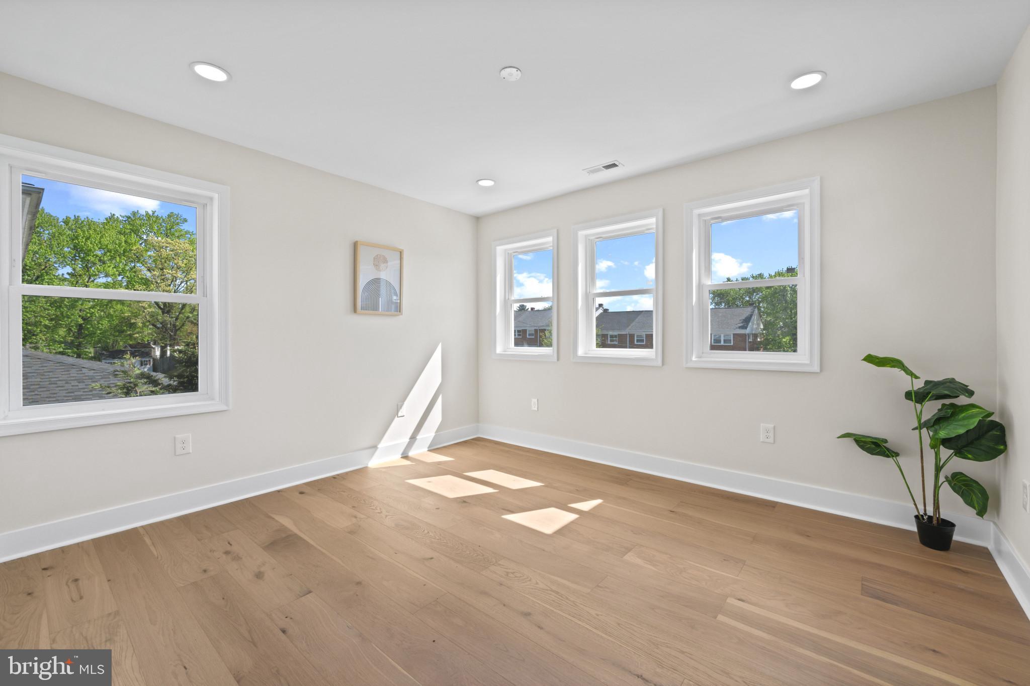 OAKLEIGH - Residential