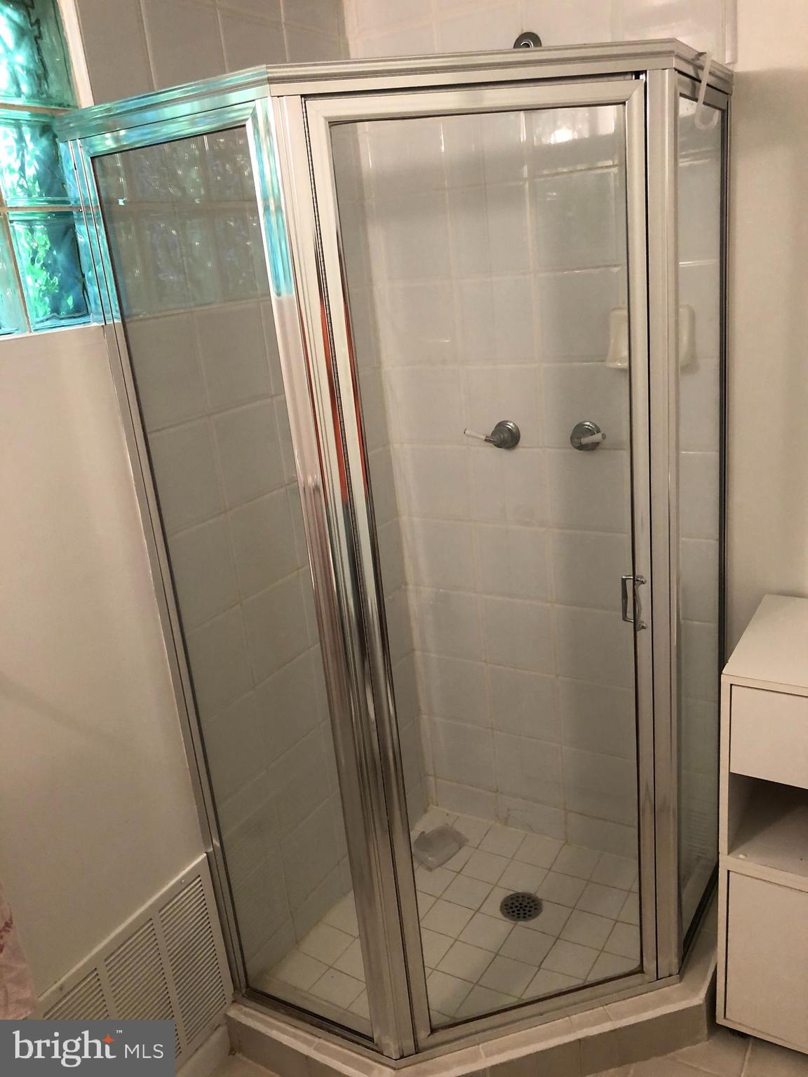 ROCK CREEK HILLS - Residential Lease