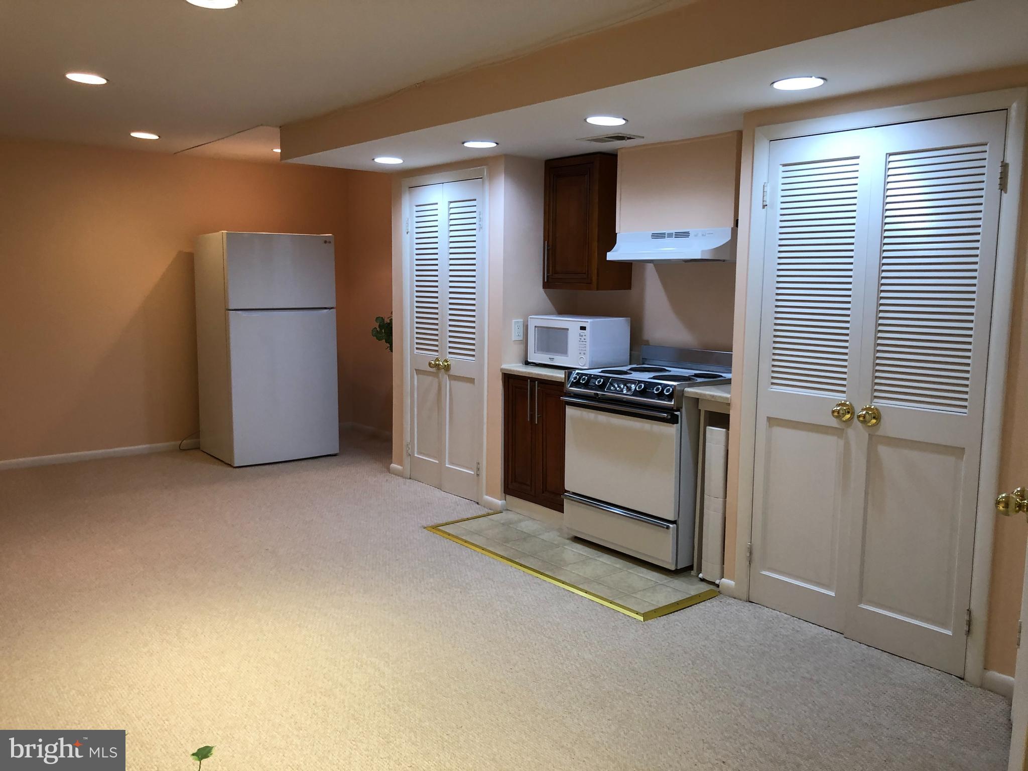 ROCK CREEK HILLS - Residential Lease