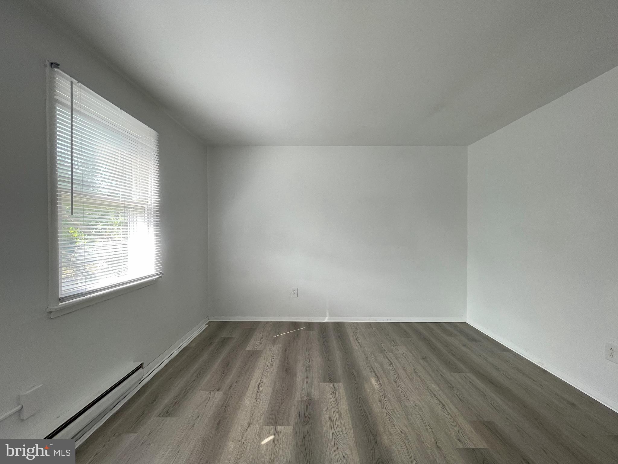 LAKESIDE - Residential Lease