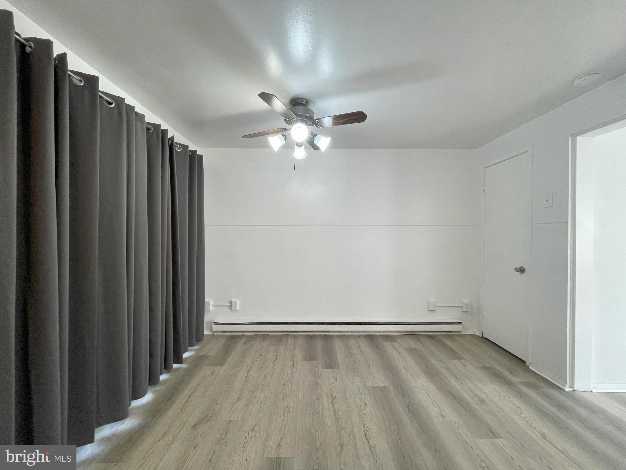 LAKESIDE - Residential Lease