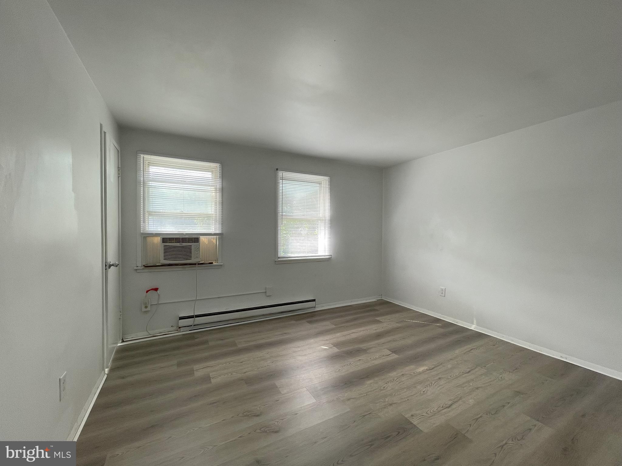 LAKESIDE - Residential Lease