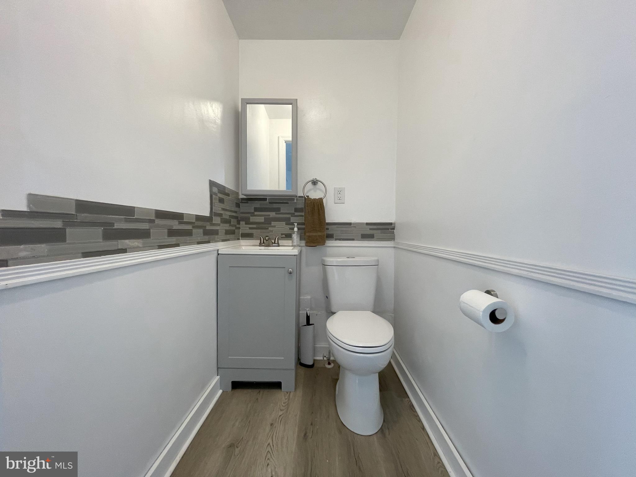 LAKESIDE - Residential Lease