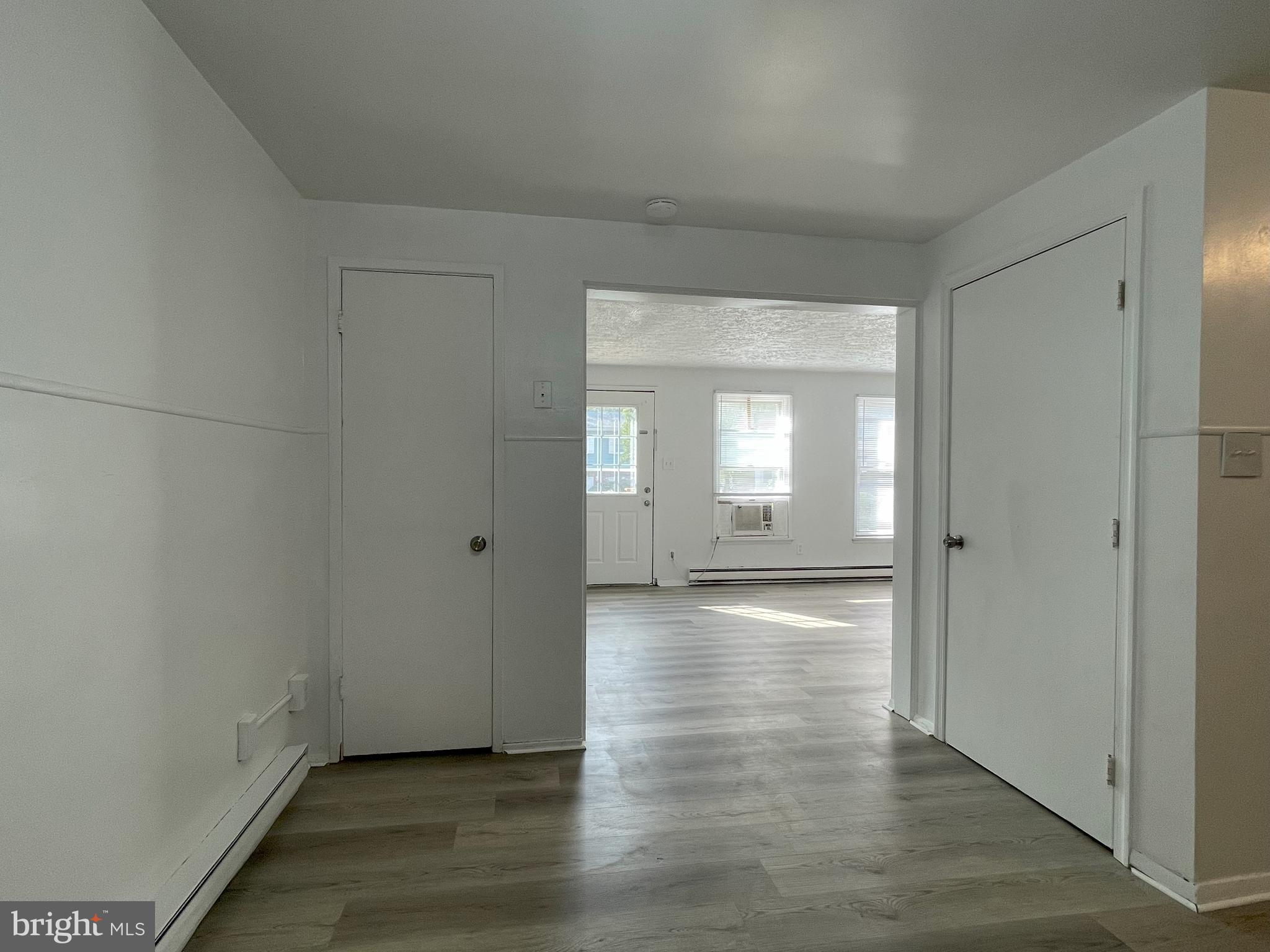 LAKESIDE - Residential Lease