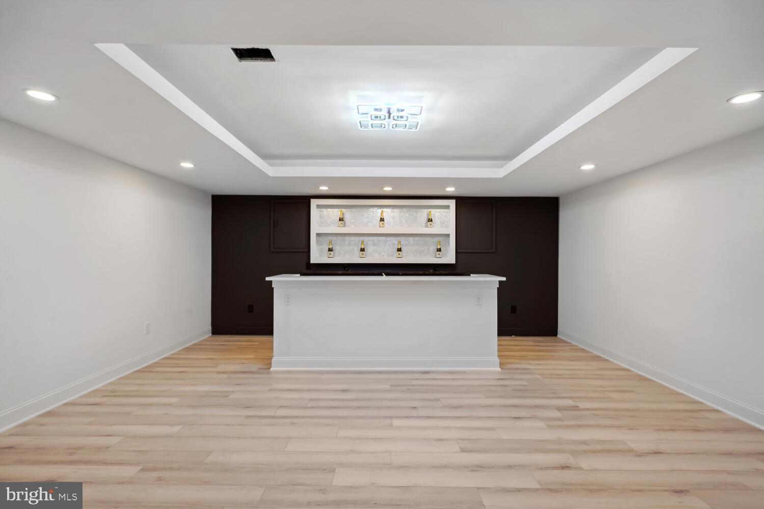 BANNOCKBURN HEIGHTS - Residential Lease