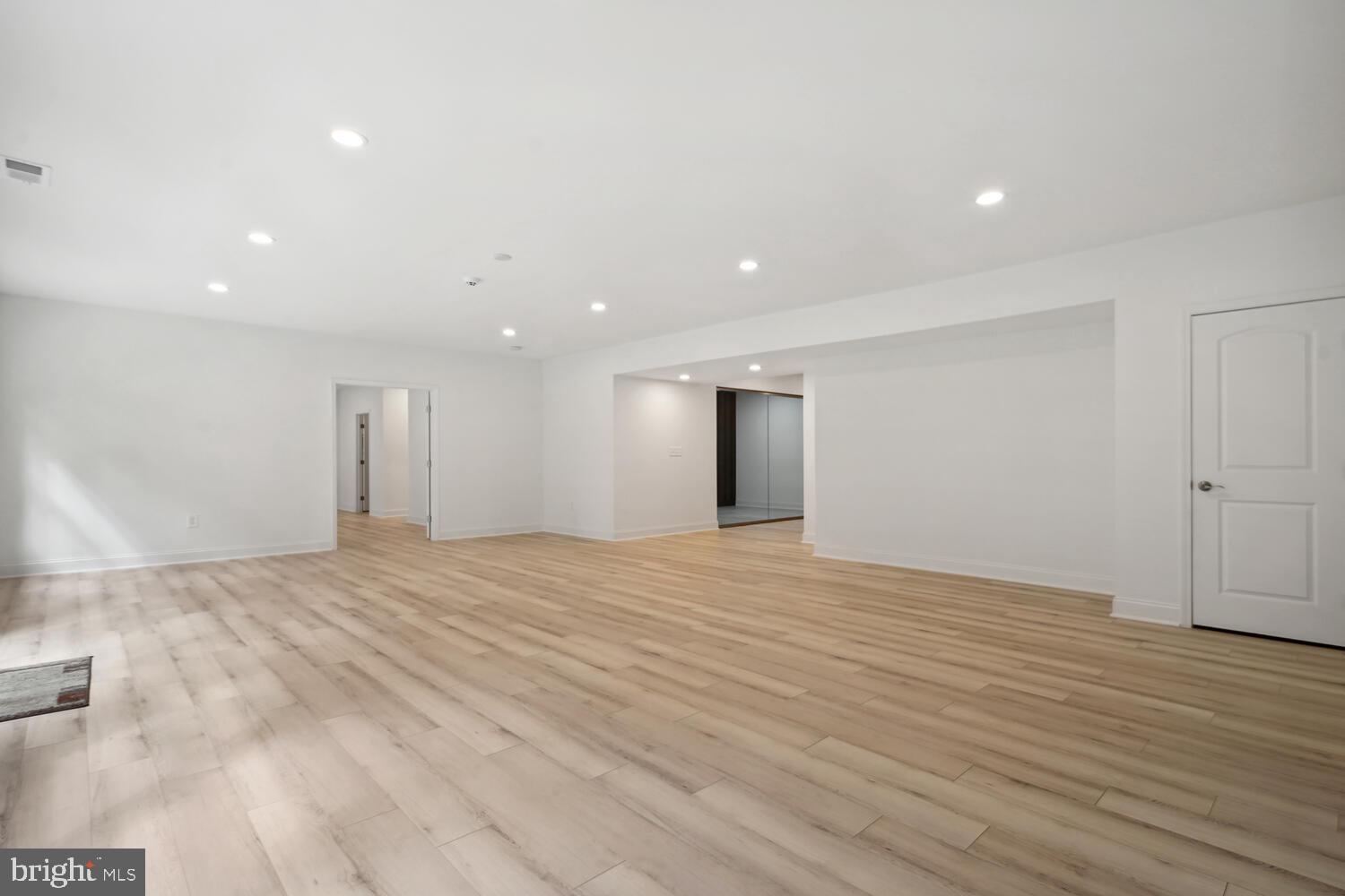 BANNOCKBURN HEIGHTS - Residential Lease