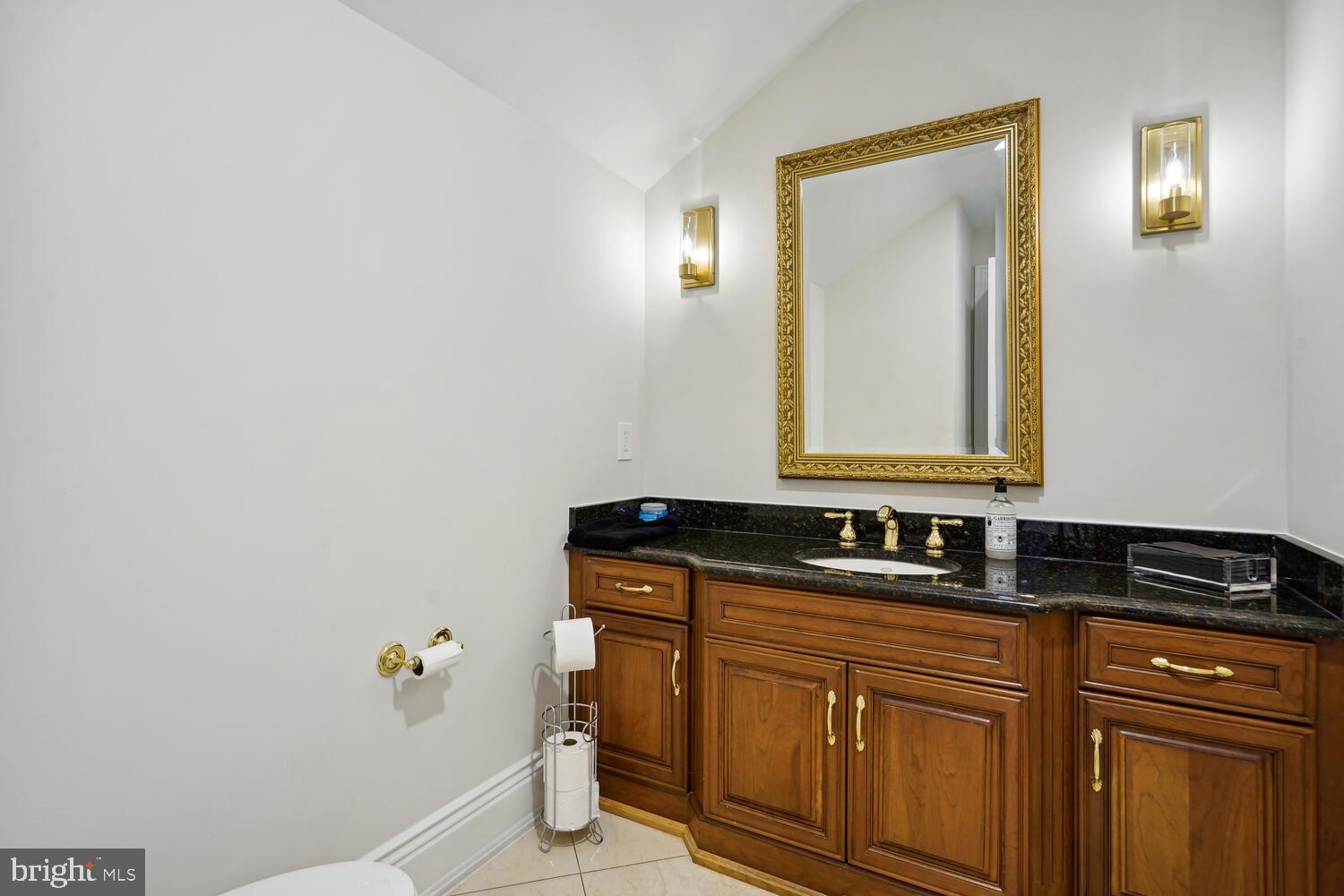 BANNOCKBURN HEIGHTS - Residential Lease