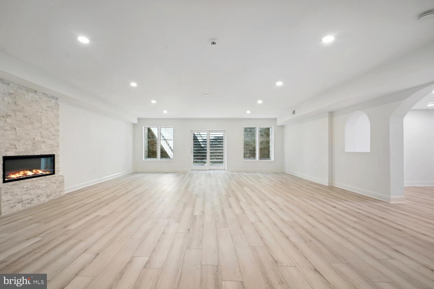 BANNOCKBURN HEIGHTS - Residential Lease