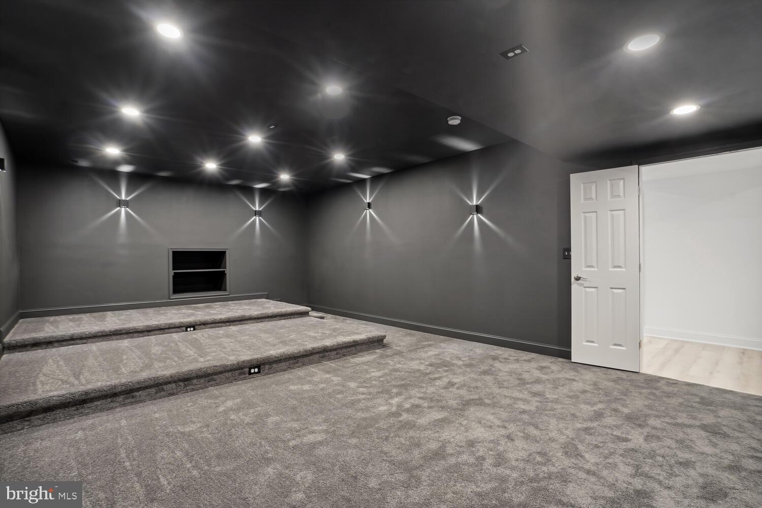 BANNOCKBURN HEIGHTS - Residential Lease