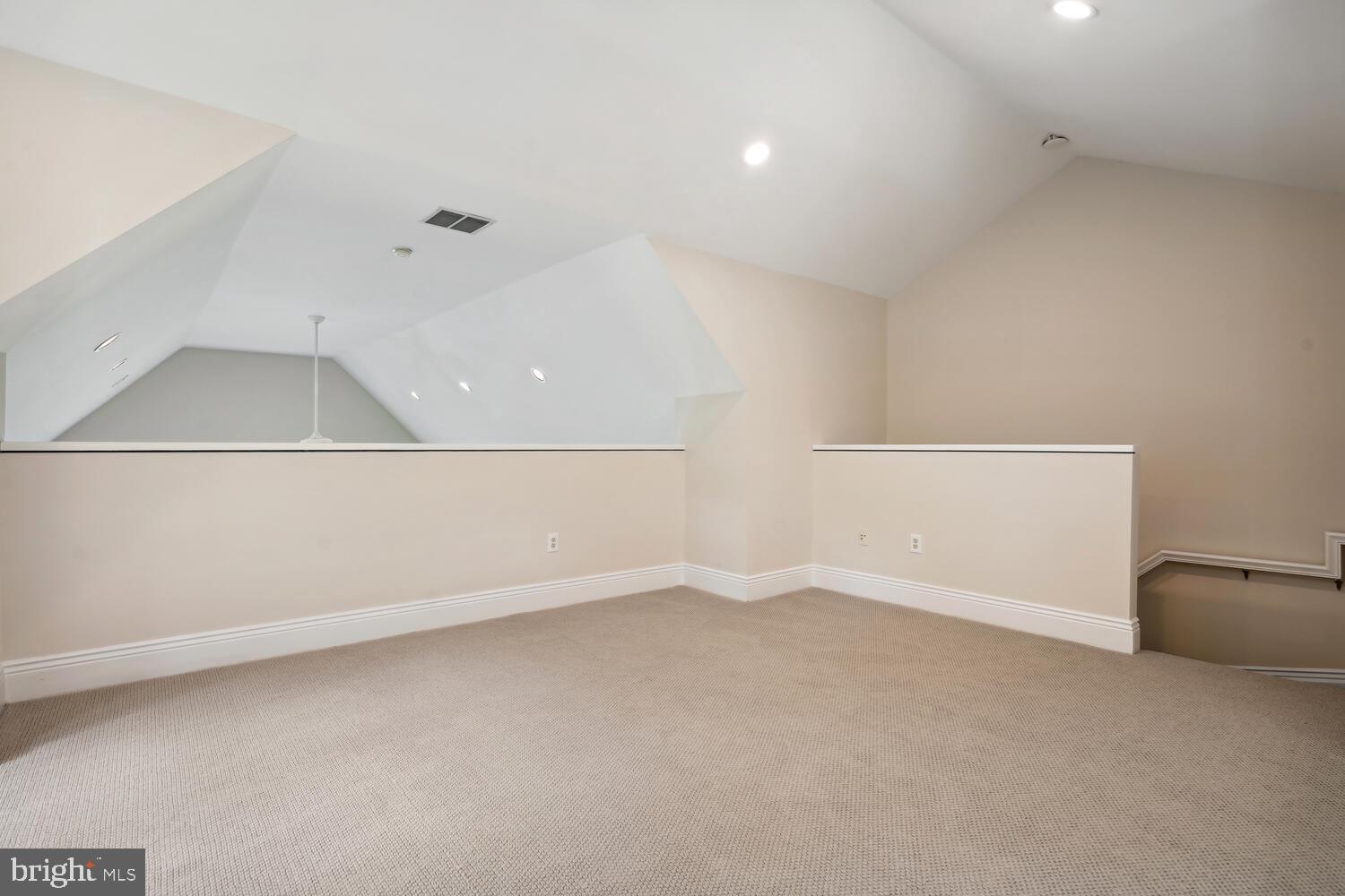 BANNOCKBURN HEIGHTS - Residential Lease