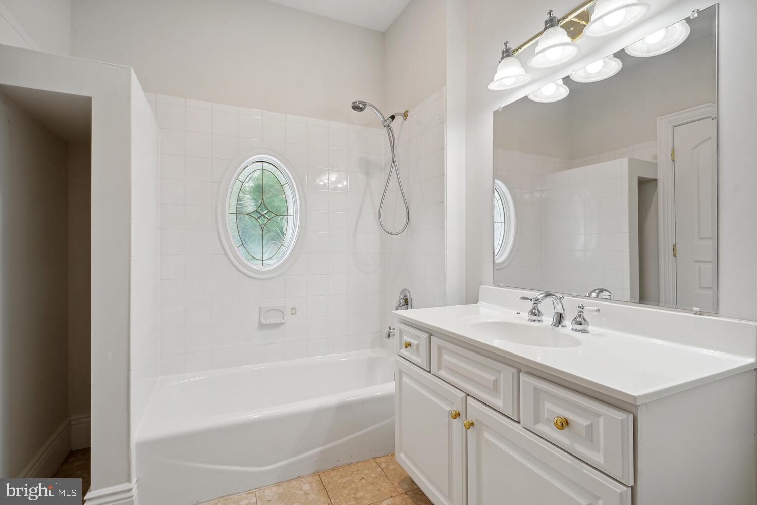 BANNOCKBURN HEIGHTS - Residential Lease