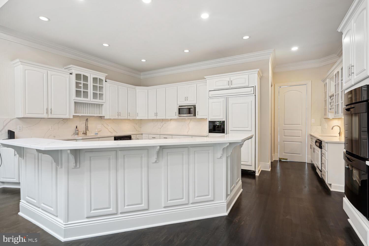 BANNOCKBURN HEIGHTS - Residential Lease