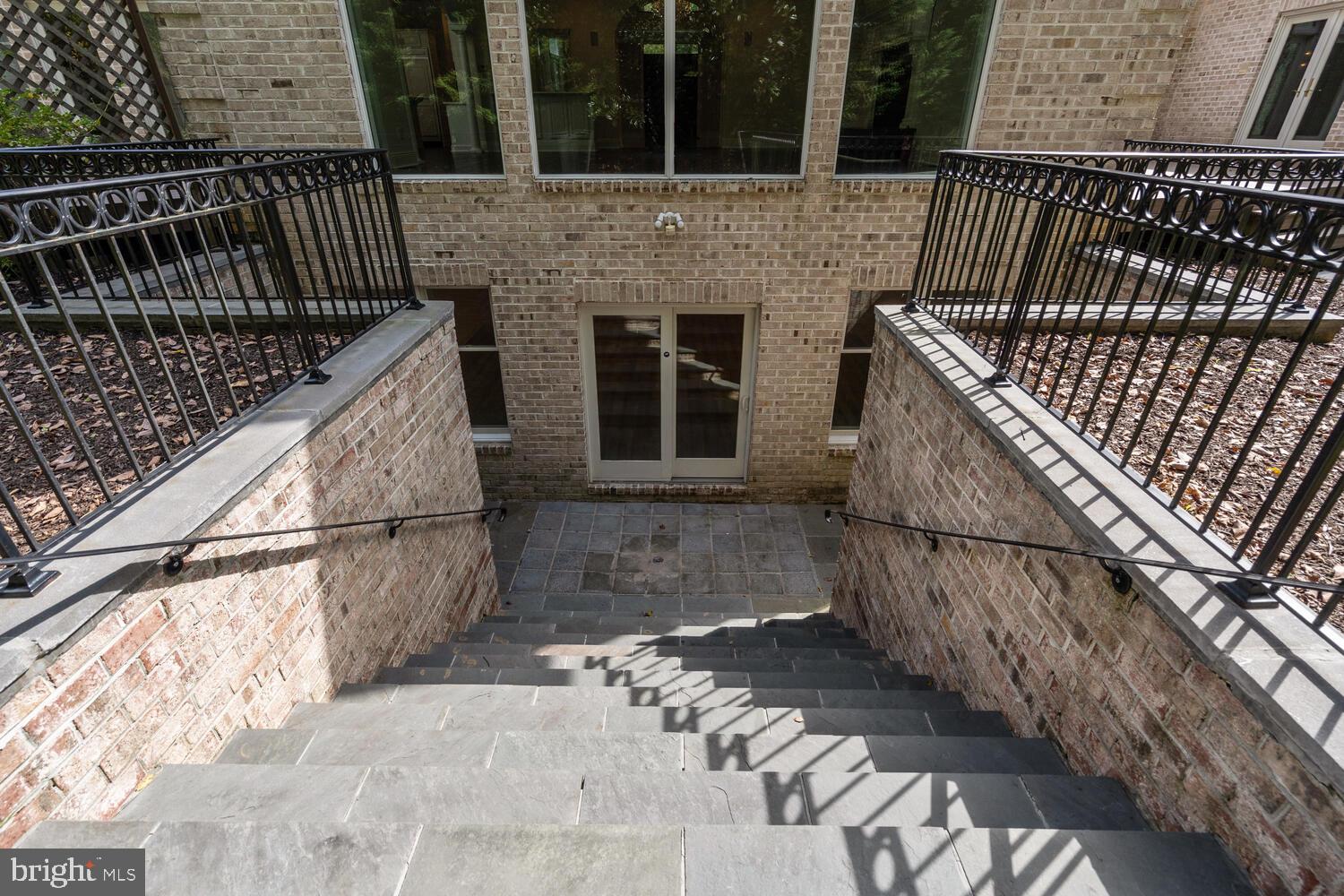 BANNOCKBURN HEIGHTS - Residential Lease