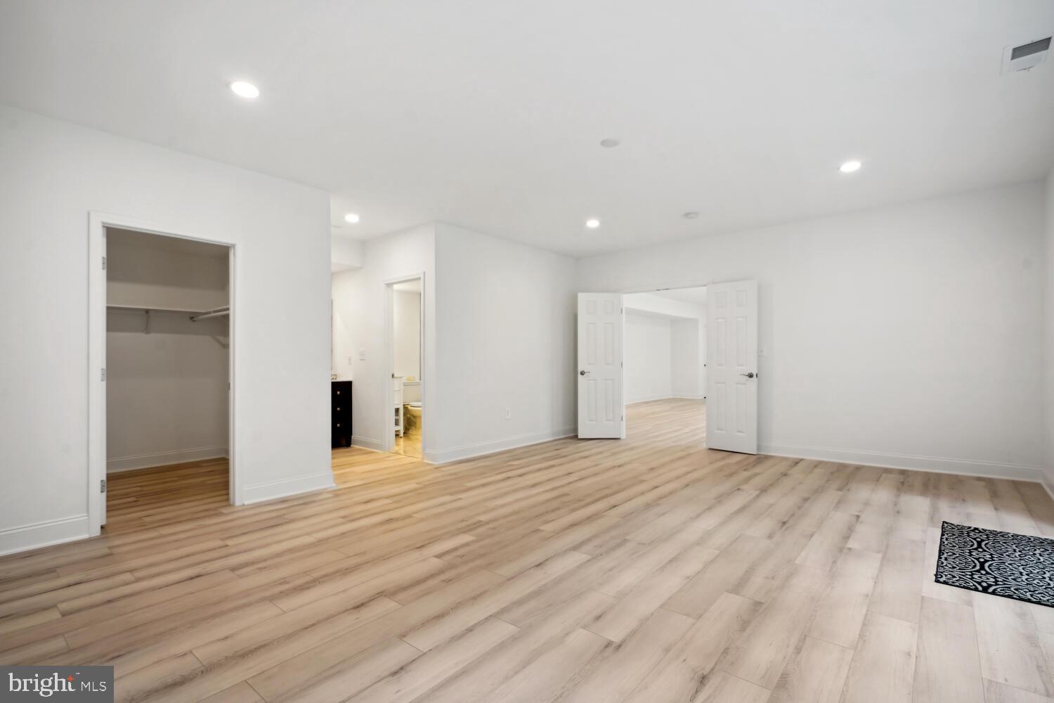 BANNOCKBURN HEIGHTS - Residential Lease