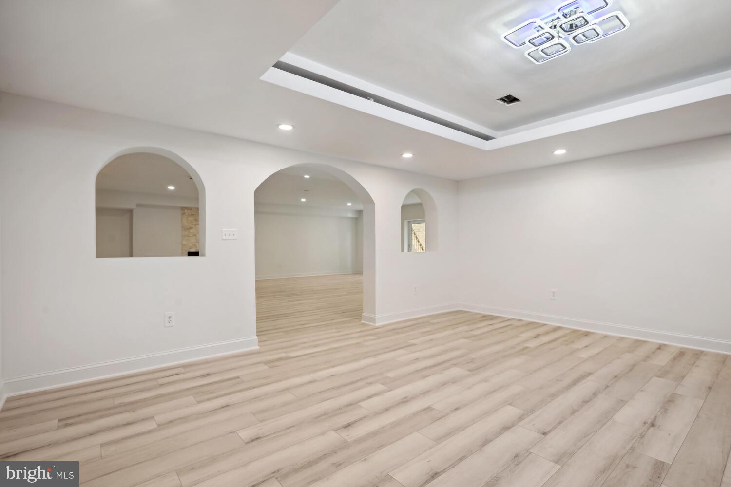 BANNOCKBURN HEIGHTS - Residential Lease