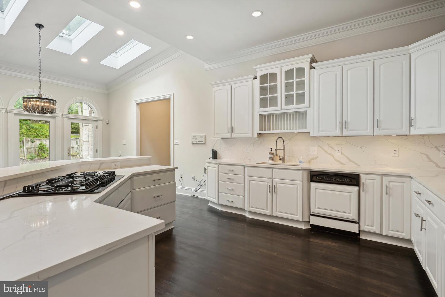 BANNOCKBURN HEIGHTS - Residential Lease