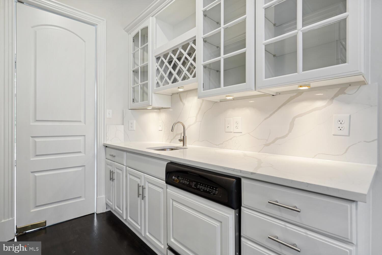 BANNOCKBURN HEIGHTS - Residential Lease