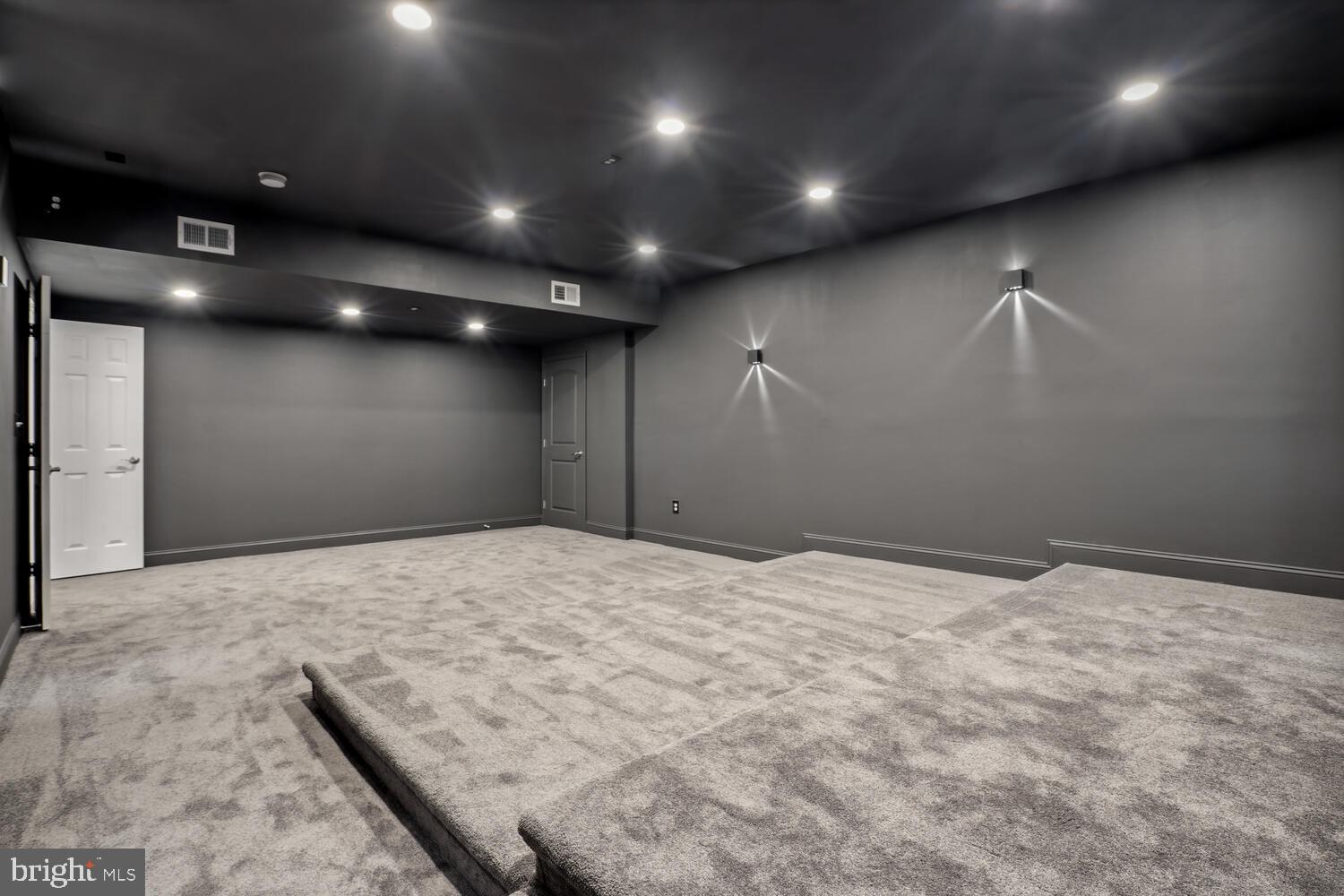 BANNOCKBURN HEIGHTS - Residential Lease