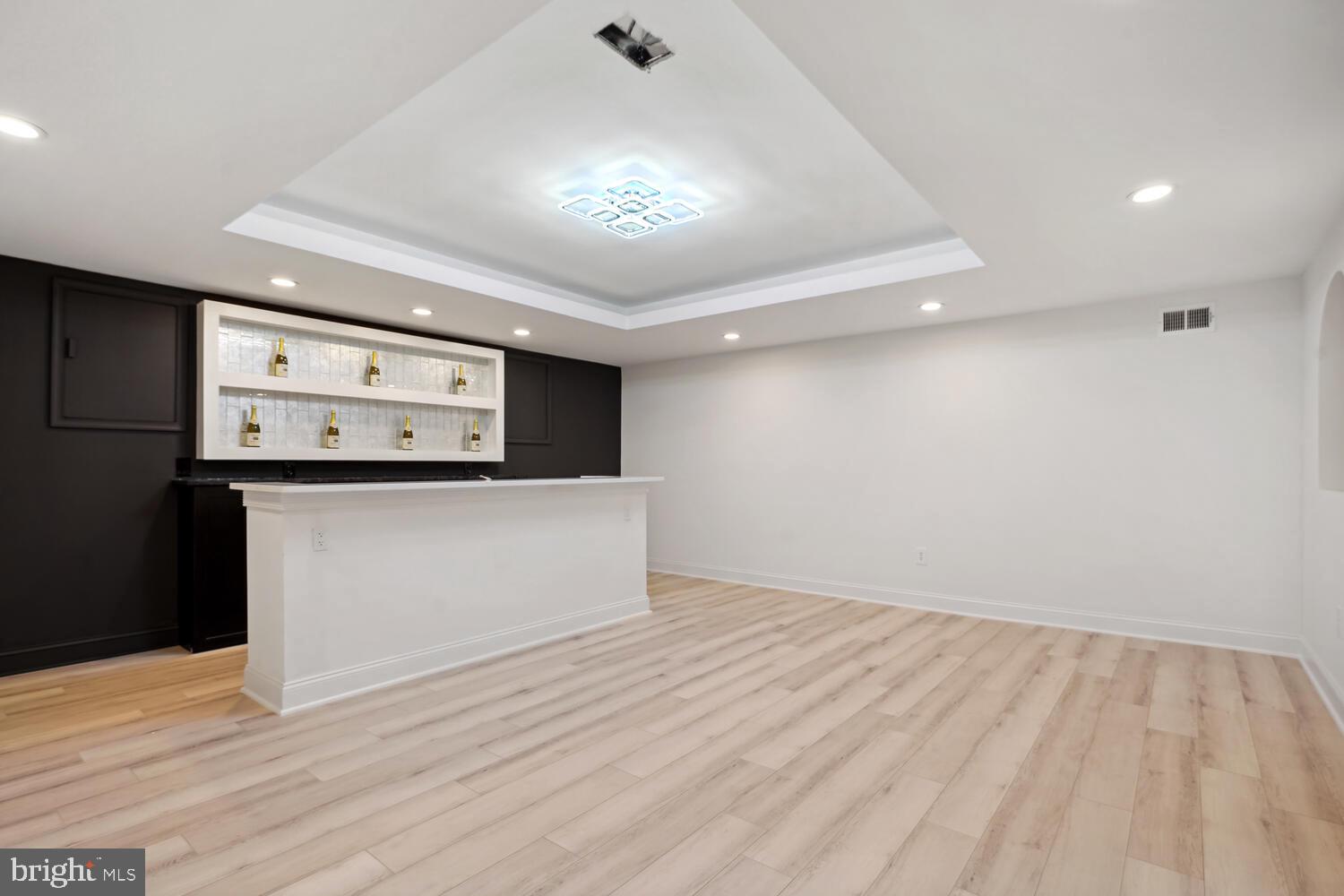 BANNOCKBURN HEIGHTS - Residential Lease