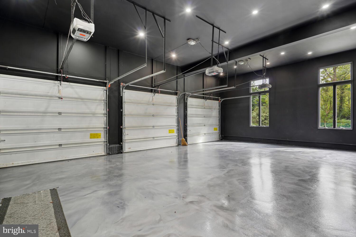 BANNOCKBURN HEIGHTS - Residential Lease