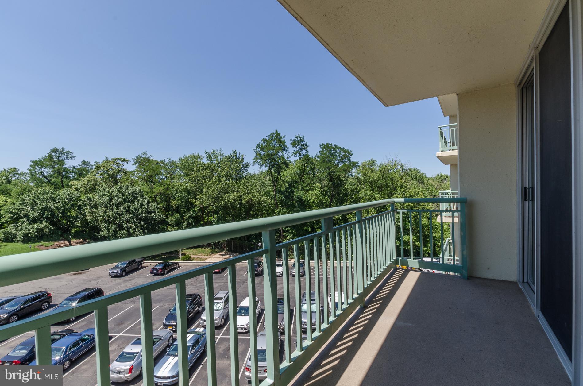 MARINA TOWERS - Residential Lease