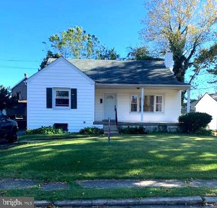 WELL KEPT HOME, MOVE RIGHT IN, YOU MUST SEE IT