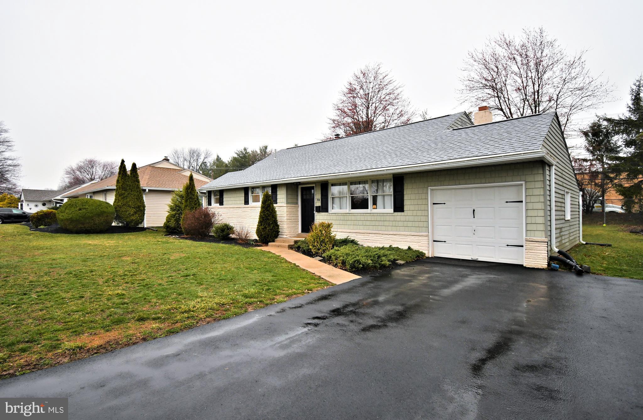 WARMINSTER VIL - Residential