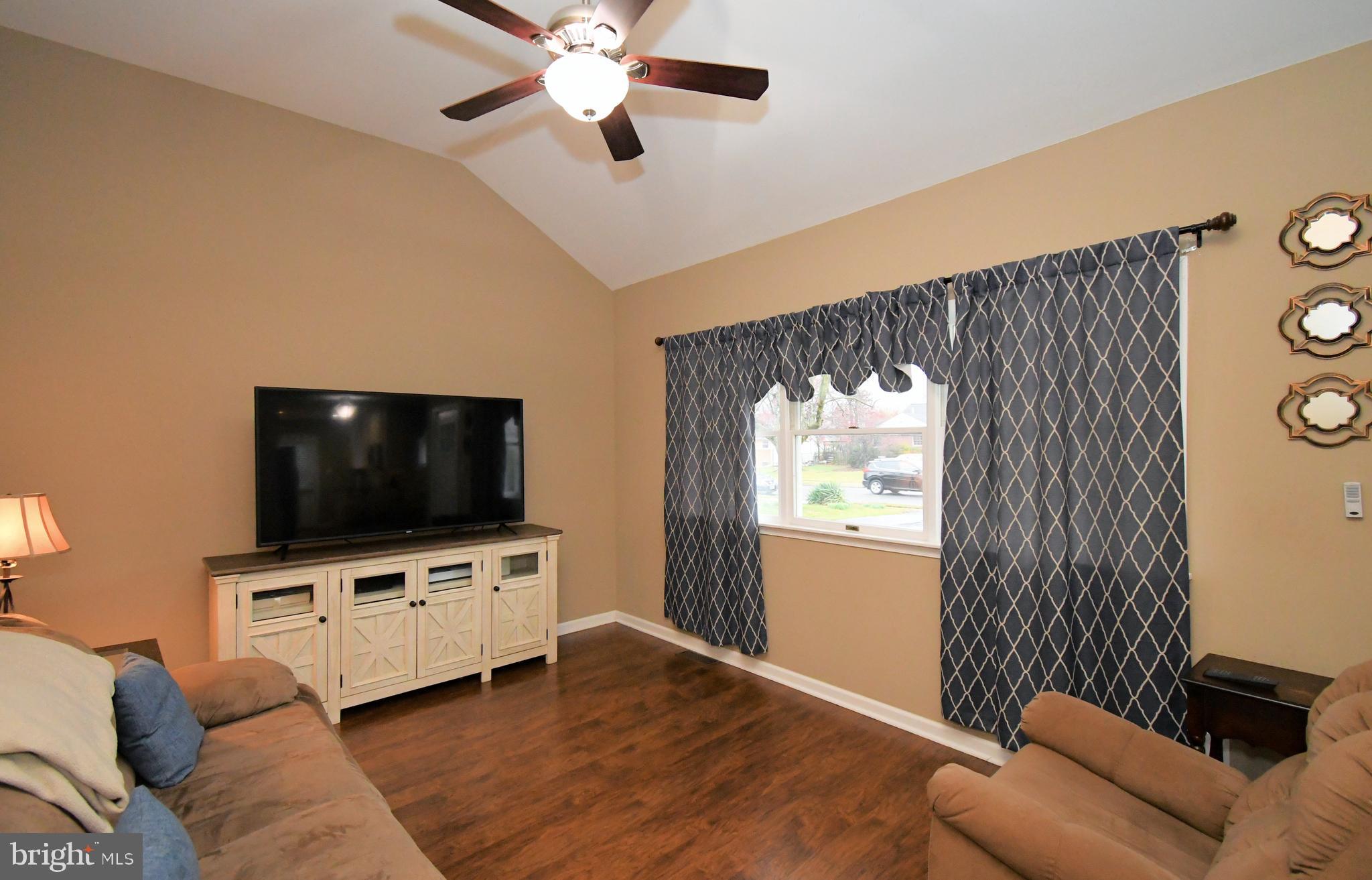 WARMINSTER VIL - Residential