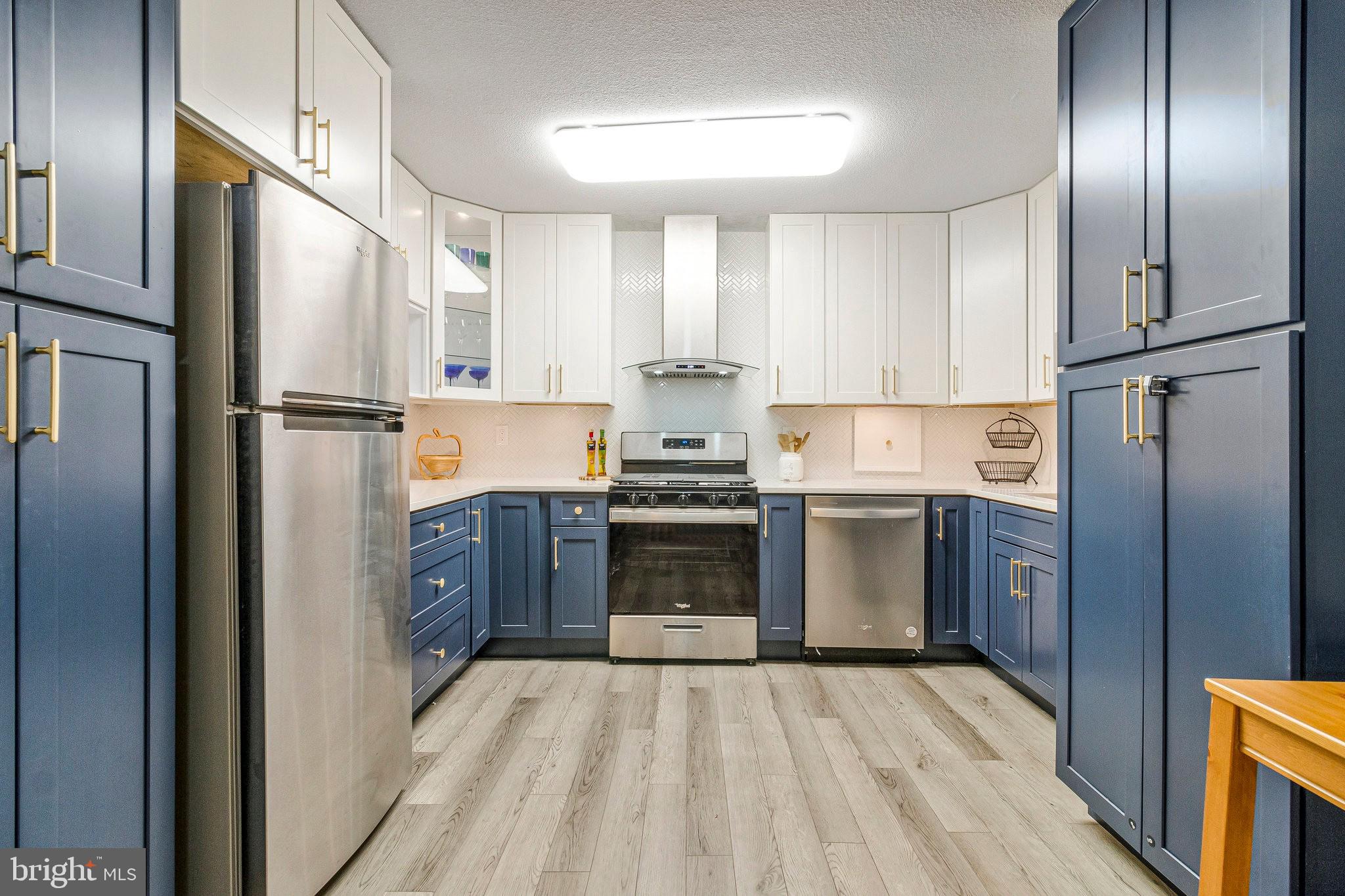1300 ARMY NAVY DRIVE S 227