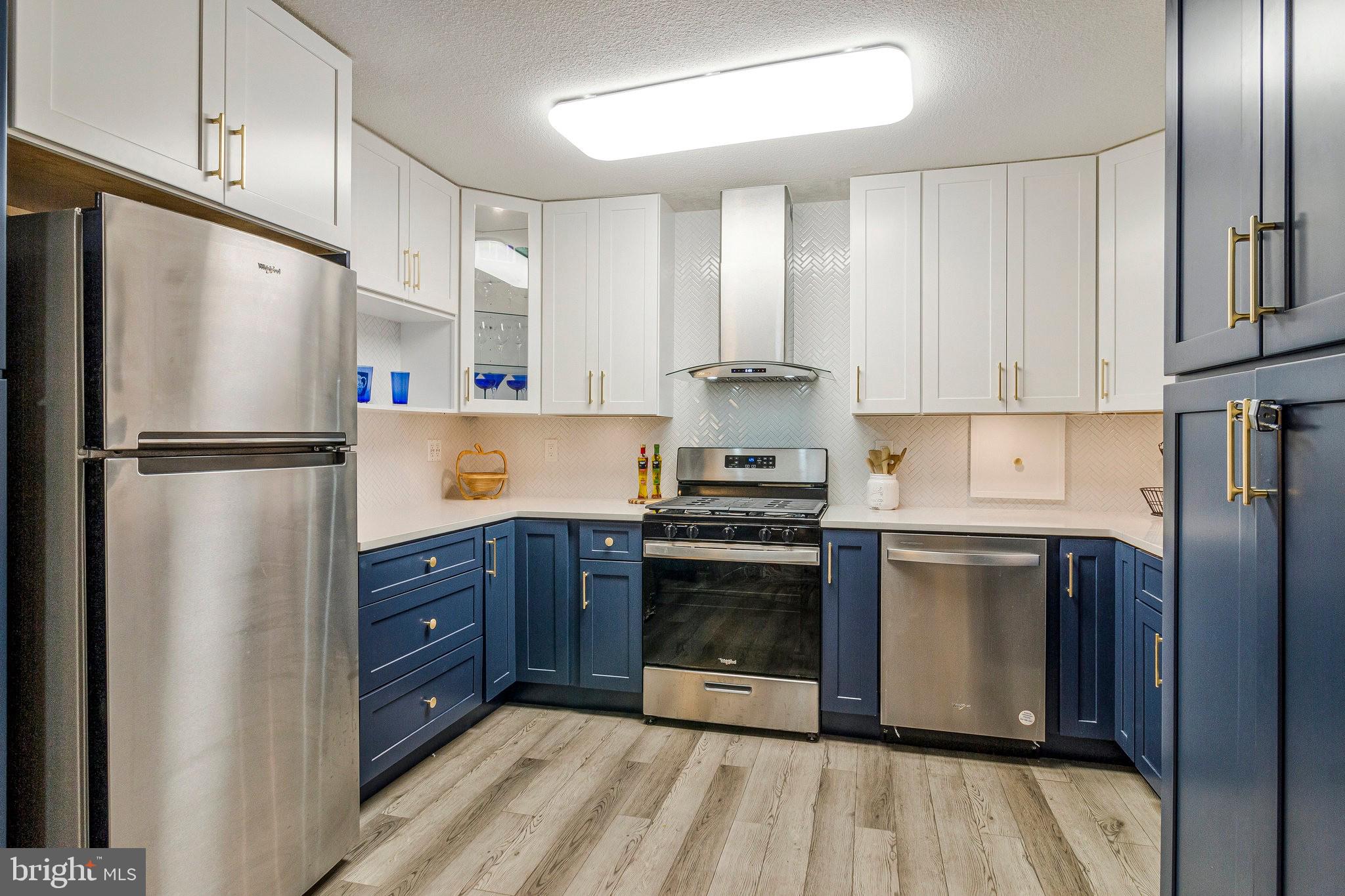 1300 ARMY NAVY DRIVE S 227