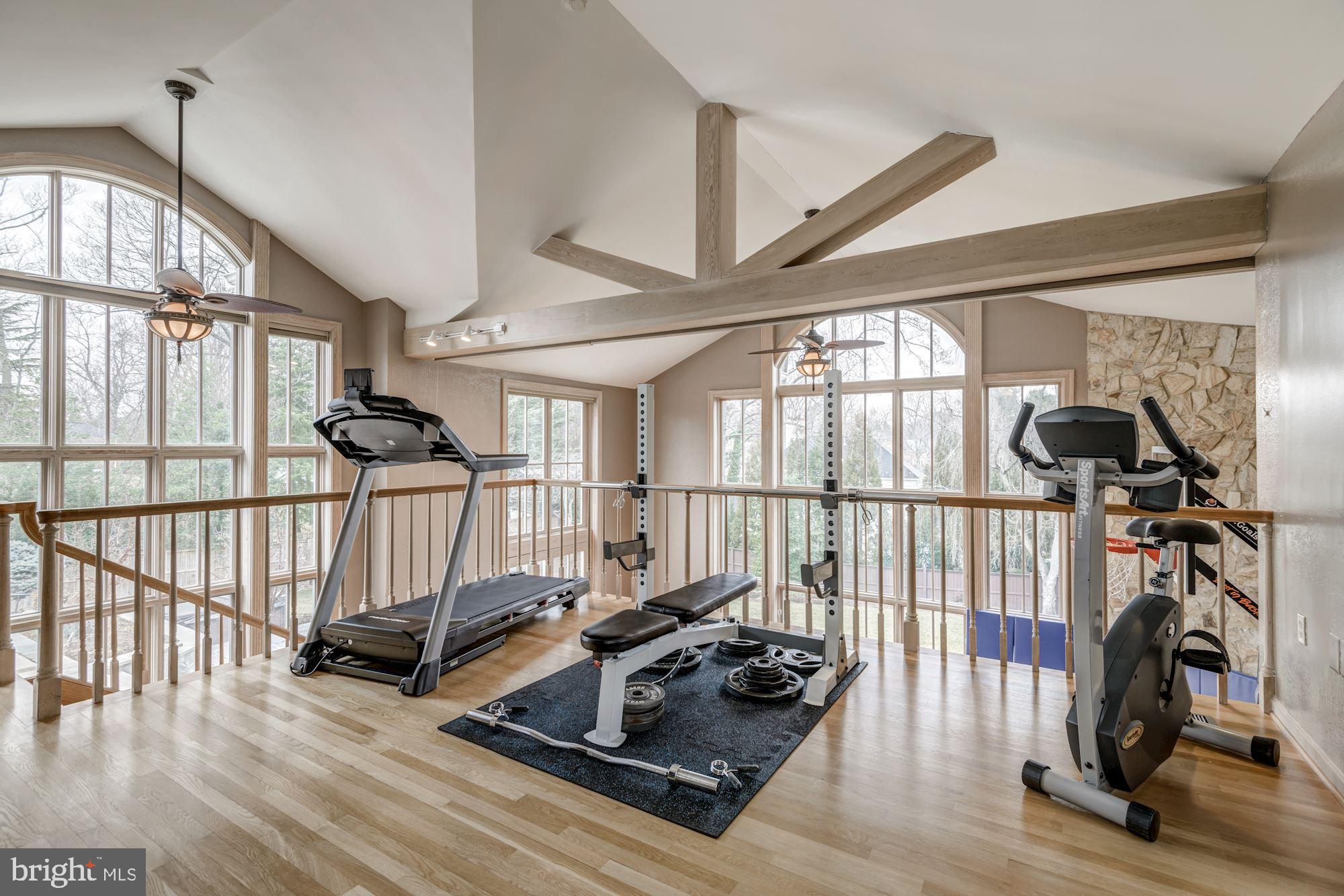 DOWNSCREST - Residential