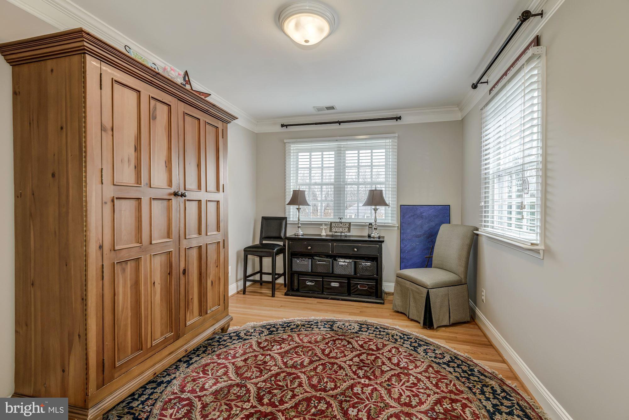 DOWNSCREST - Residential