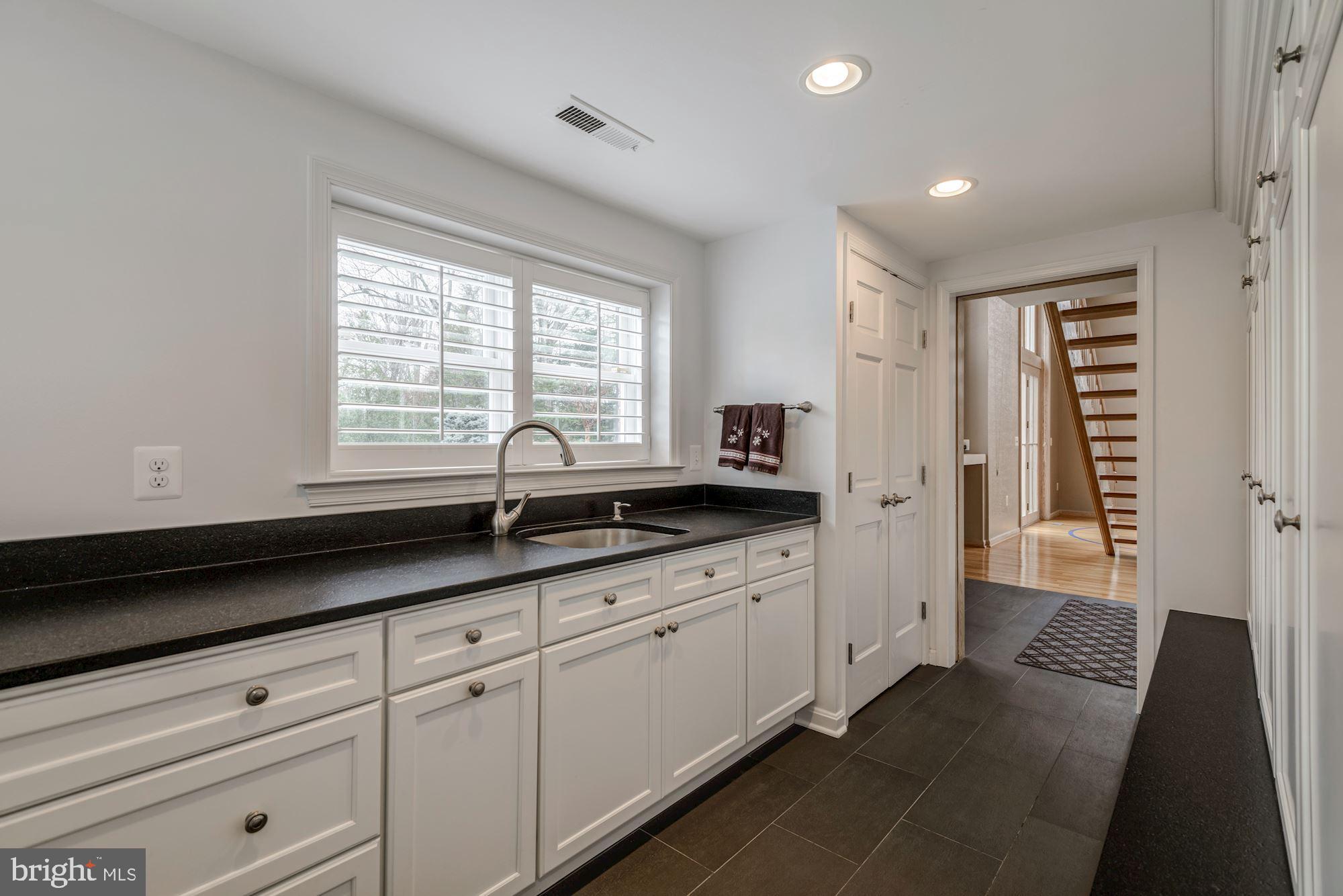 DOWNSCREST - Residential