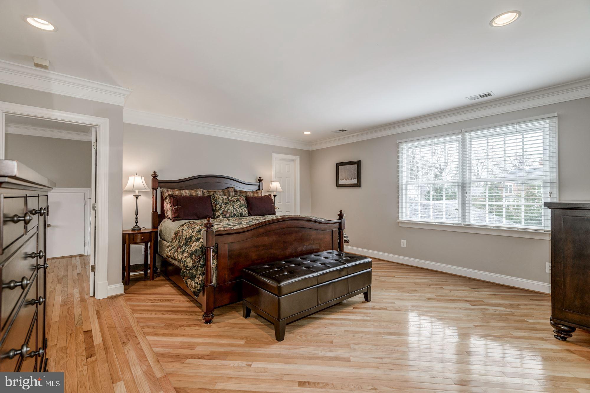 DOWNSCREST - Residential