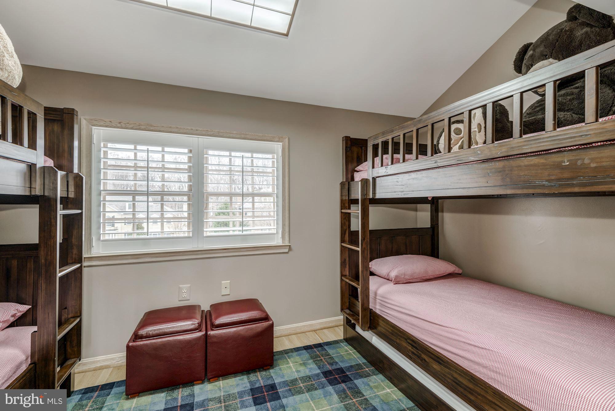 DOWNSCREST - Residential