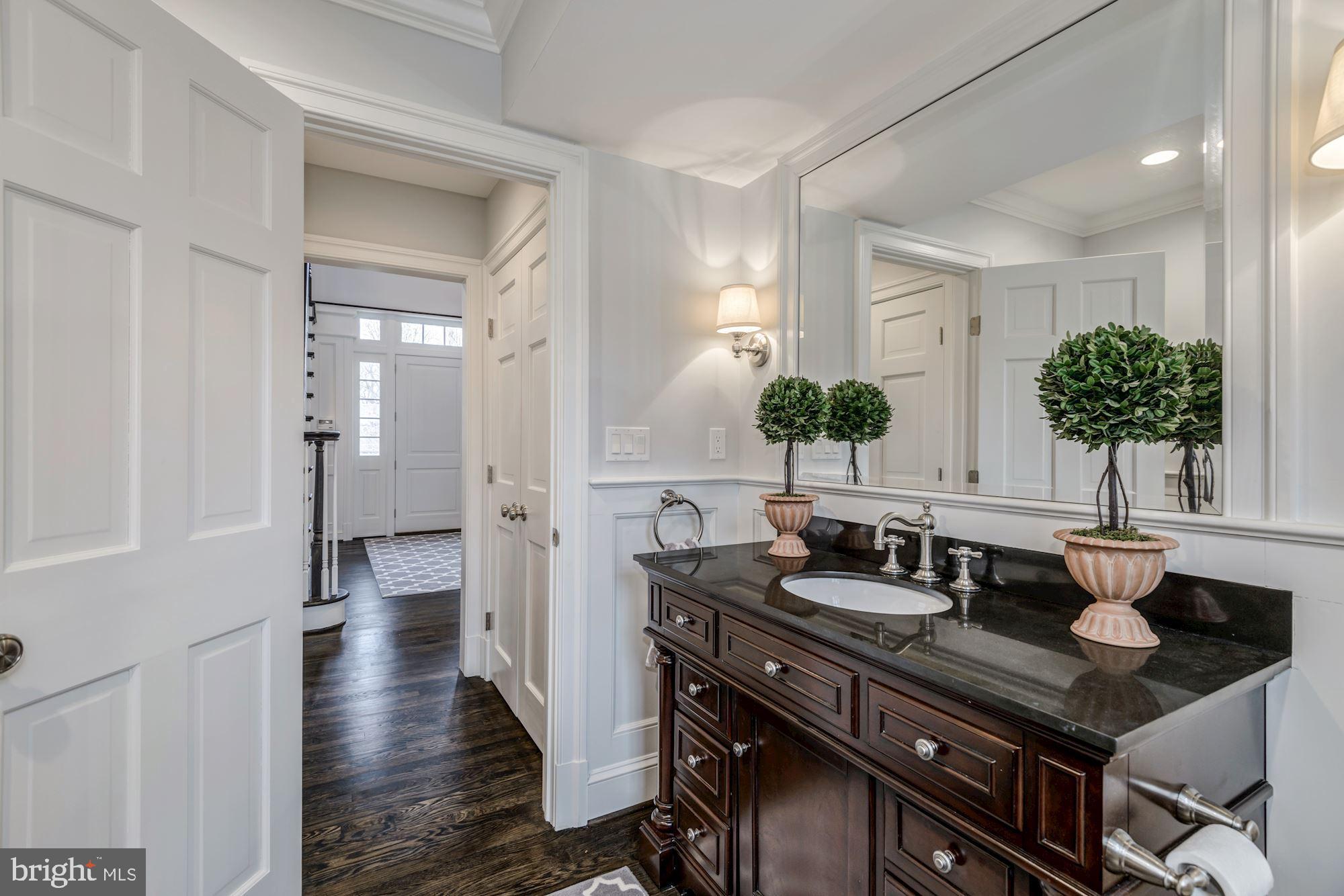 DOWNSCREST - Residential