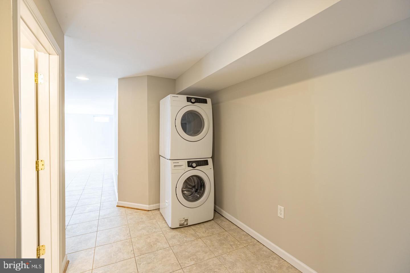 STRATFORD PLACE - Residential Lease