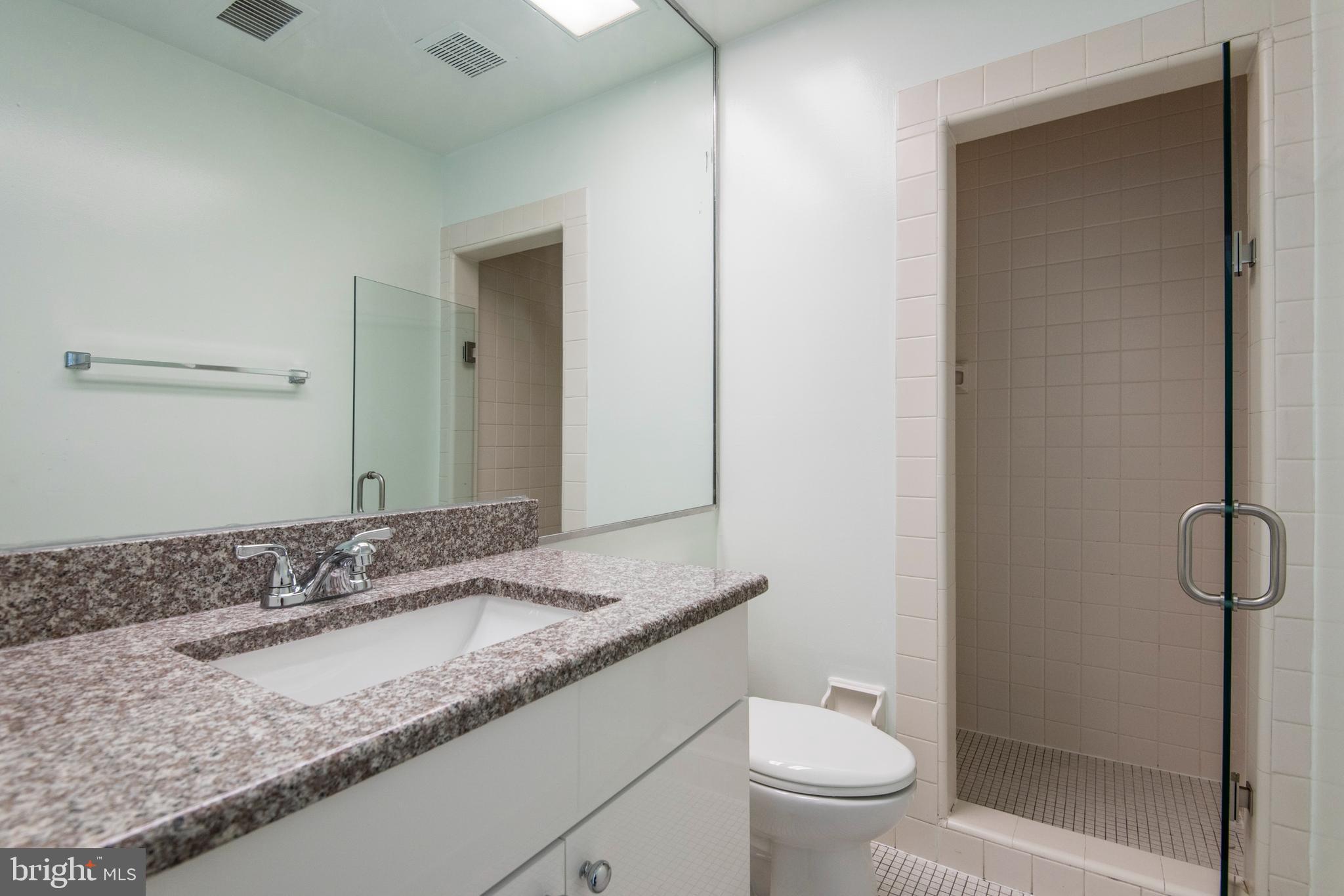 QUEEN VILLAGE - Residential Lease