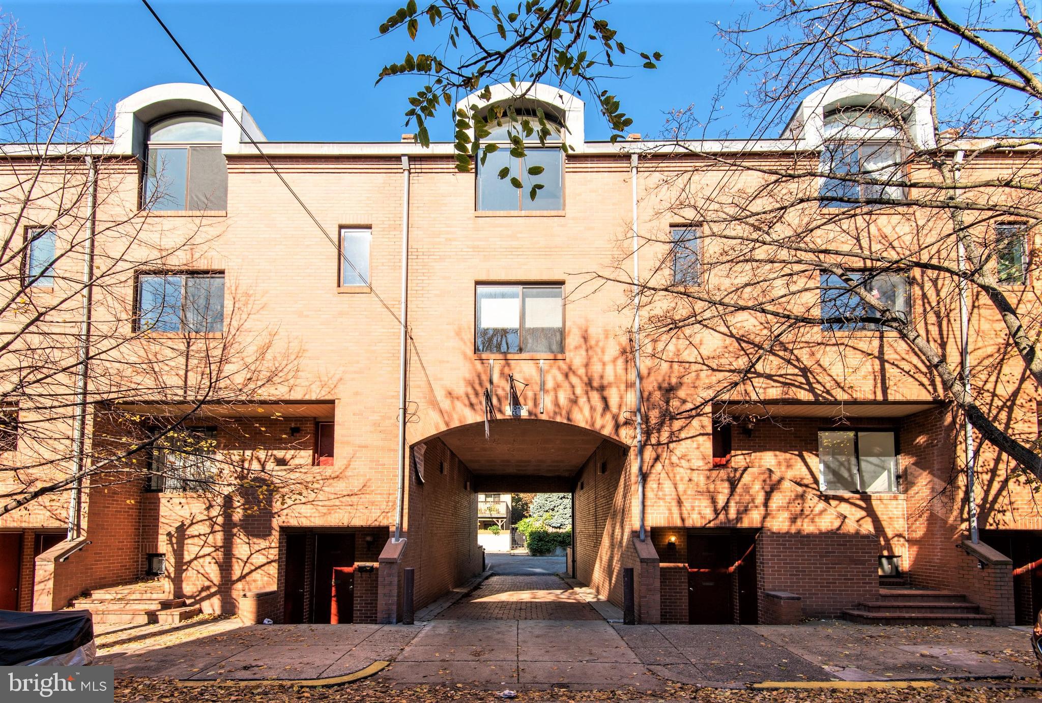 QUEEN VILLAGE - Residential Lease