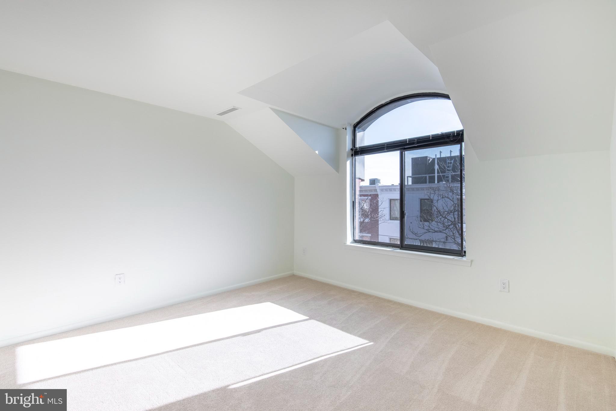 QUEEN VILLAGE - Residential Lease